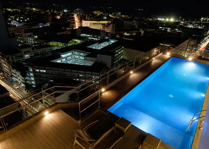 One Central Hotel&Suites